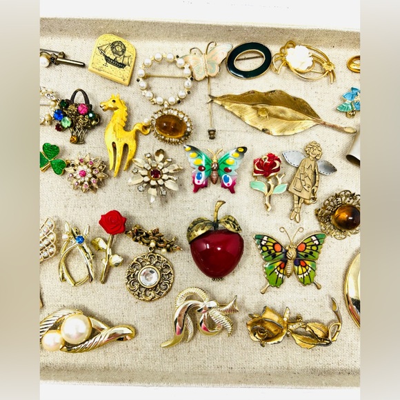 Vintage & Modern Gold & Silver Tone Assorted  Rhinestones Brooch Lot 70 - Picture 6 of 16